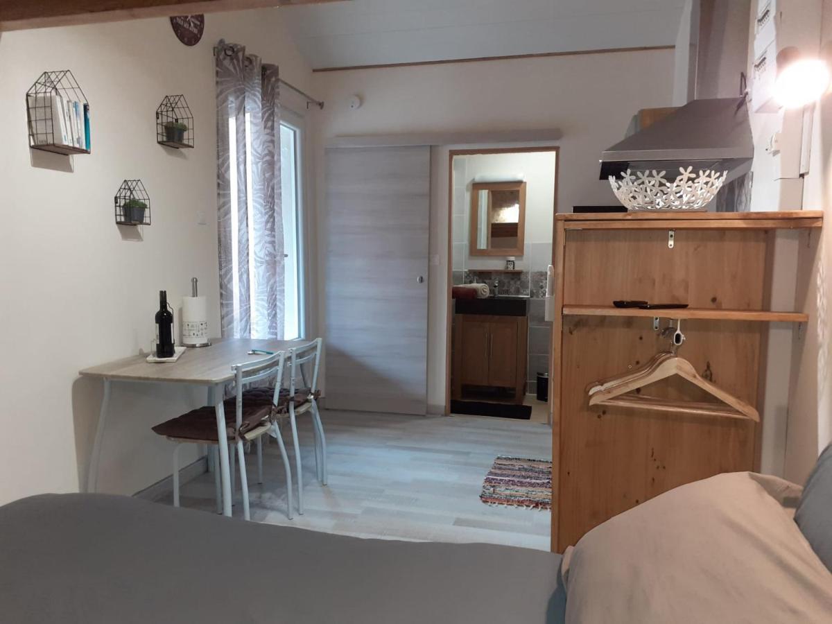 Studio Independant Dans Villa Neffies Exteriér fotografie